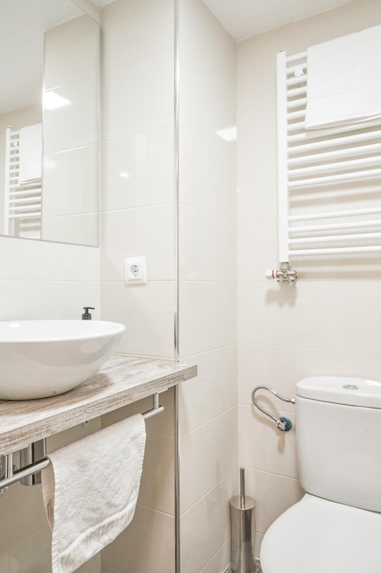 Family-Friendly Home In Central Barcelona 4Bdr エクステリア 写真